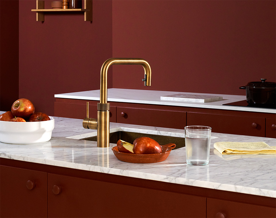 Patinated brass Quooker Flex Square Tap