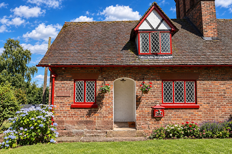 Nantwich village style cottage